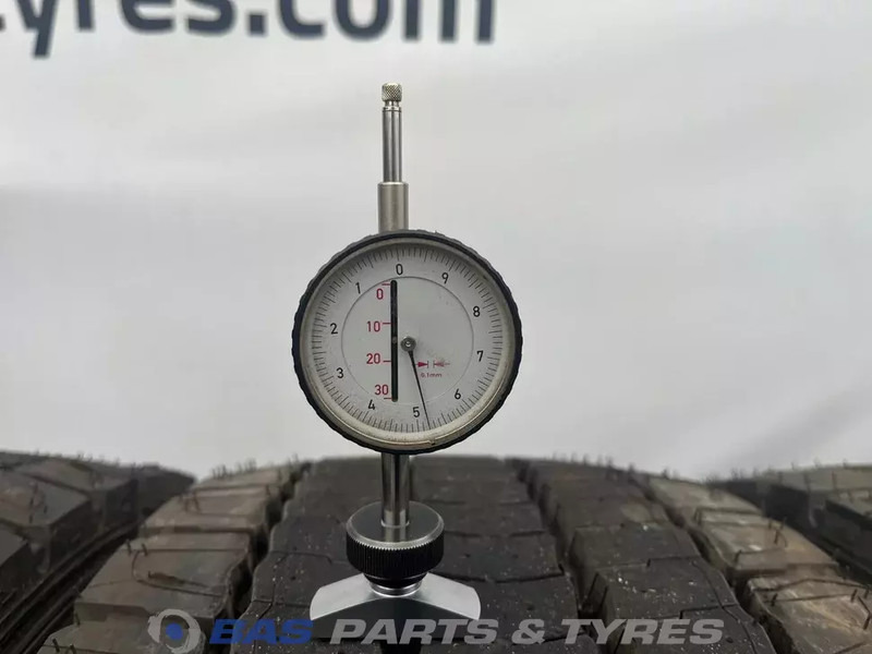 Michelin Remix Michelin Remix 315/70R22.5 X Line Energy D 154/150 M+S 3PMSF gebruikte set - Neumático para Camión: foto 3 Michelin Remix Michelin Remix 315/70R22.5 X Line Energy D 154/150 M+S 3PMSF gebruikte set - Neumático para Camión: foto 3