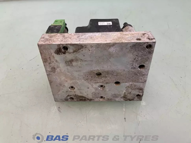 Volvo AdBlue pomp Volvo 21679299 - Recambio para Camión: foto 5 Volvo AdBlue pomp Volvo 21679299 - Recambio para Camión: foto 5