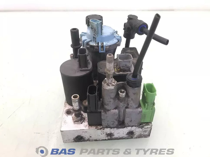 Volvo AdBlue pomp Volvo 21679299 - Recambio para Camión: foto 2 Volvo AdBlue pomp Volvo 21679299 - Recambio para Camión: foto 2