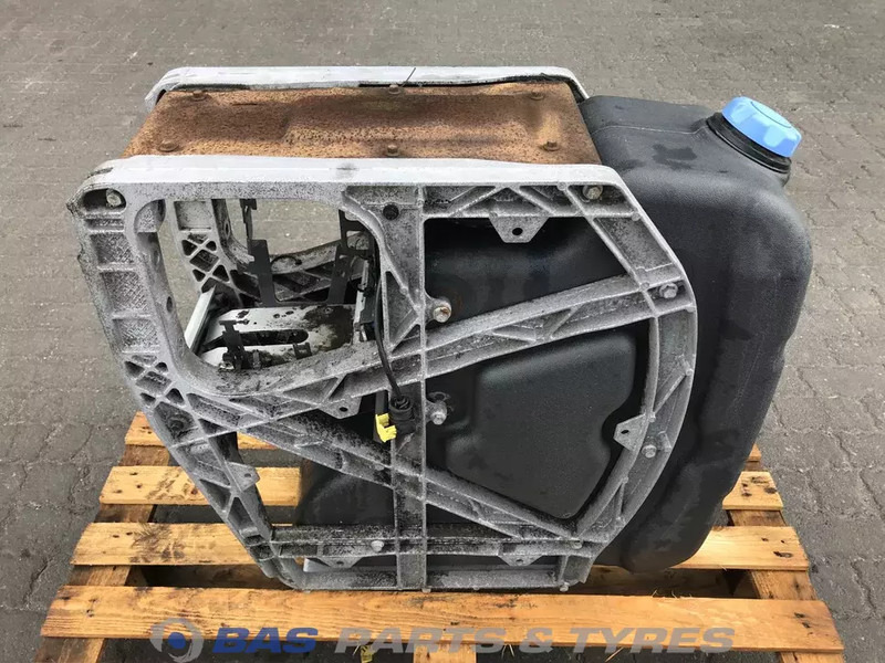 Volvo Volvo AdBlue tank 21219301 - Recambio para Camión: foto 2 Volvo Volvo AdBlue tank 21219301 - Recambio para Camión: foto 2