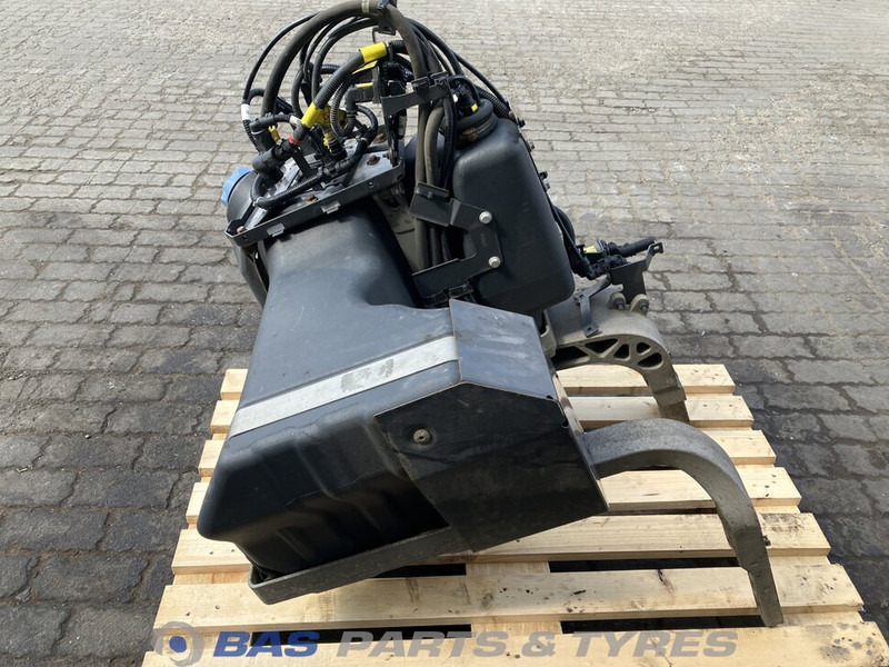 Volvo Volvo AdBlue tank 21232204 - Recambio para Camión: foto 2 Volvo Volvo AdBlue tank 21232204 - Recambio para Camión: foto 2