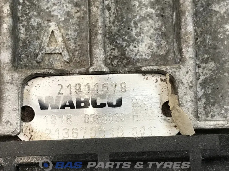 Renault T-Serie Versnellingsbakdeksel Renault 7424213321 - Caja de cambios para Camión: foto 3 Renault T-Serie Versnellingsbakdeksel Renault 7424213321 - Caja de cambios para Camión: foto 3