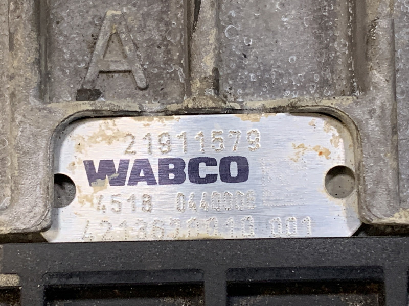 Renault T-Serie Versnellingsbakdeksel Renault 7424213321 - Caja de cambios para Camión: foto 3 Renault T-Serie Versnellingsbakdeksel Renault 7424213321 - Caja de cambios para Camión: foto 3