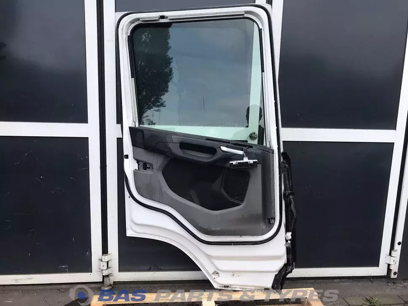 Scania G-Serie NextGen Portier Links Scania 2072639 - Puerta y piezas para Camión: foto 2 Scania G-Serie NextGen Portier Links Scania 2072639 - Puerta y piezas para Camión: foto 2