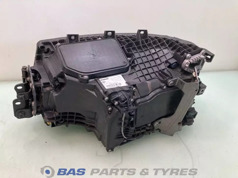 Scania Koplamp Rechts 2674391 - Faro delantero para Camión: foto 2 Scania Koplamp Rechts 2674391 - Faro delantero para Camión: foto 2