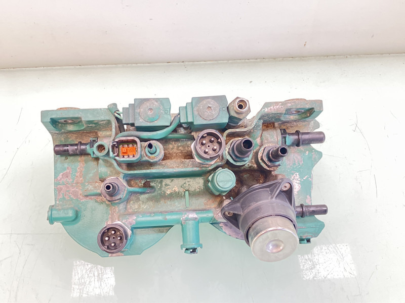 Volvo Brandstoffilterhuis Volvo 23844817 - Filtro de combustible para Camión: foto 3 Volvo Brandstoffilterhuis Volvo 23844817 - Filtro de combustible para Camión: foto 3