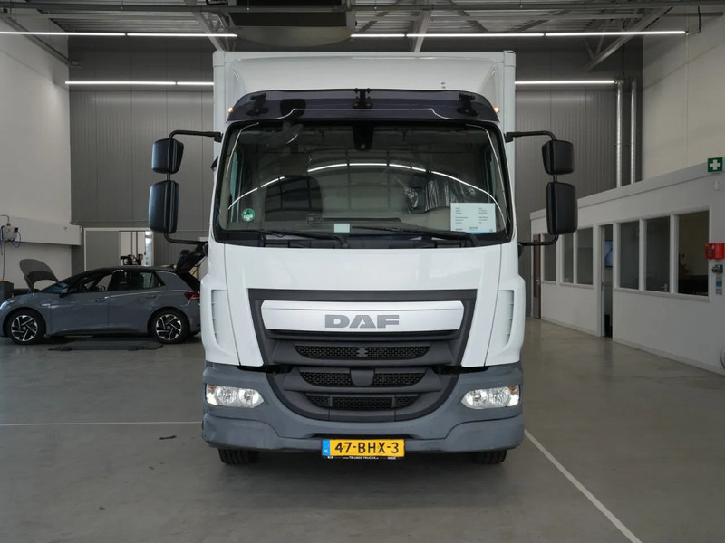DAF LF 250 FA 12t, Gesloten Bak, Laadklep 1,5t, New Tacho - Camión caja cerrada: foto 2 DAF LF 250 FA 12t, Gesloten Bak, Laadklep 1,5t, New Tacho - Camión caja cerrada: foto 2