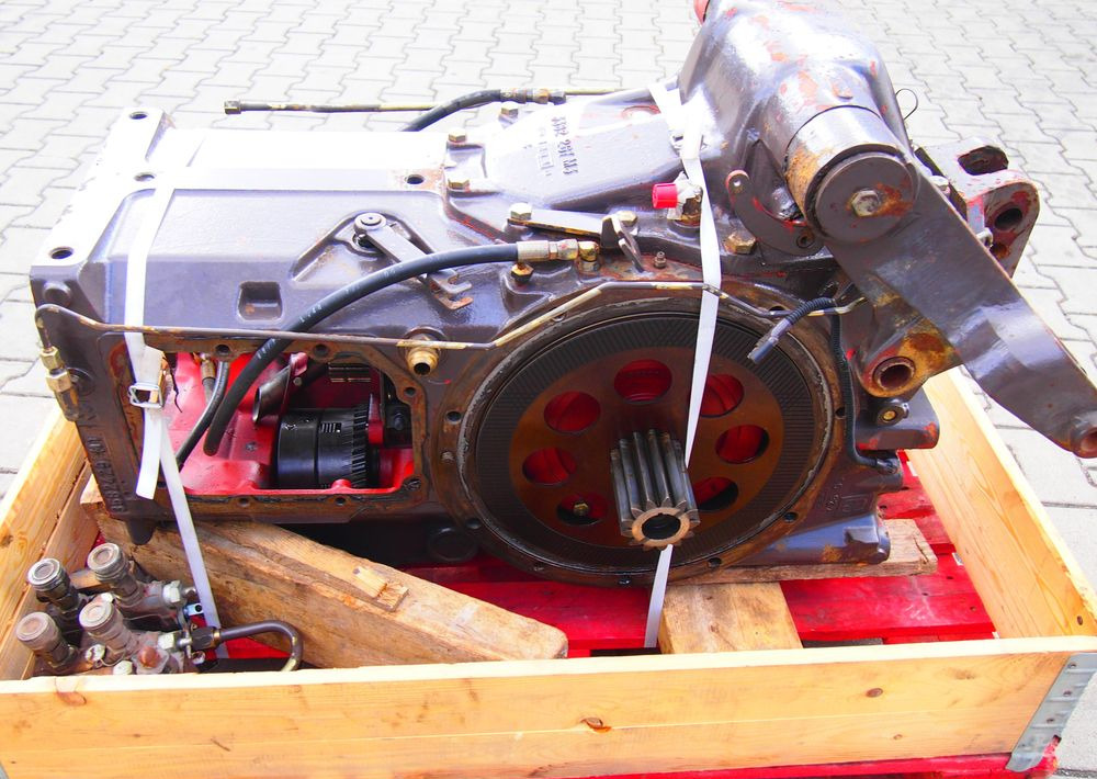 Części do Ciągnika Massey Ferguson MF 3000, 6000 Tylny most z podnośnikiem od MF 3000, 6000 - Eje posterior para Maquinaria agrícola: foto 2 Części do Ciągnika Massey Ferguson MF 3000, 6000 Tylny most z podnośnikiem od MF 3000, 6000 - Eje posterior para Maquinaria agrícola: foto 2