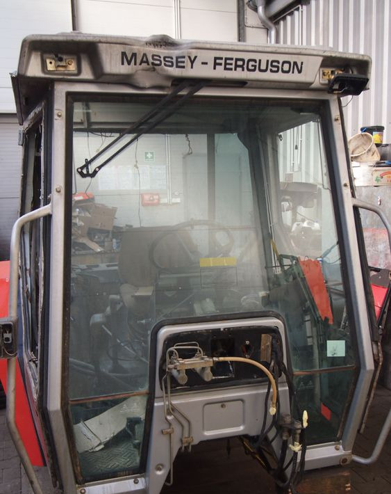 Części do Ciągnika Massey Ferguson MF 3050, 3060, 3070, 3080, 3090 Kabina do Massey Ferguson serii 30.. , 31.. , 36.. - Cabina para Maquinaria agrícola: foto 1 Części do Ciągnika Massey Ferguson MF 3050, 3060, 3070, 3080, 3090 Kabina do Massey Ferguson serii 30.. , 31.. , 36.. - Cabina para Maquinaria agrícola: foto 1