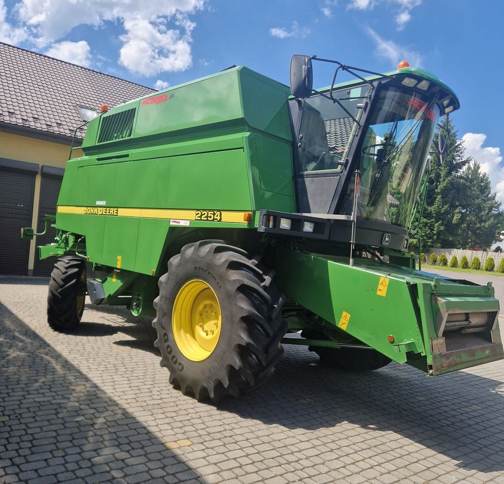 Kombajn zbożawy John deere 2254 2000 Kombajn John Deere JD - Cosechadora de granos: foto 1 Kombajn zbożawy John deere 2254 2000 Kombajn John Deere JD - Cosechadora de granos: foto 1