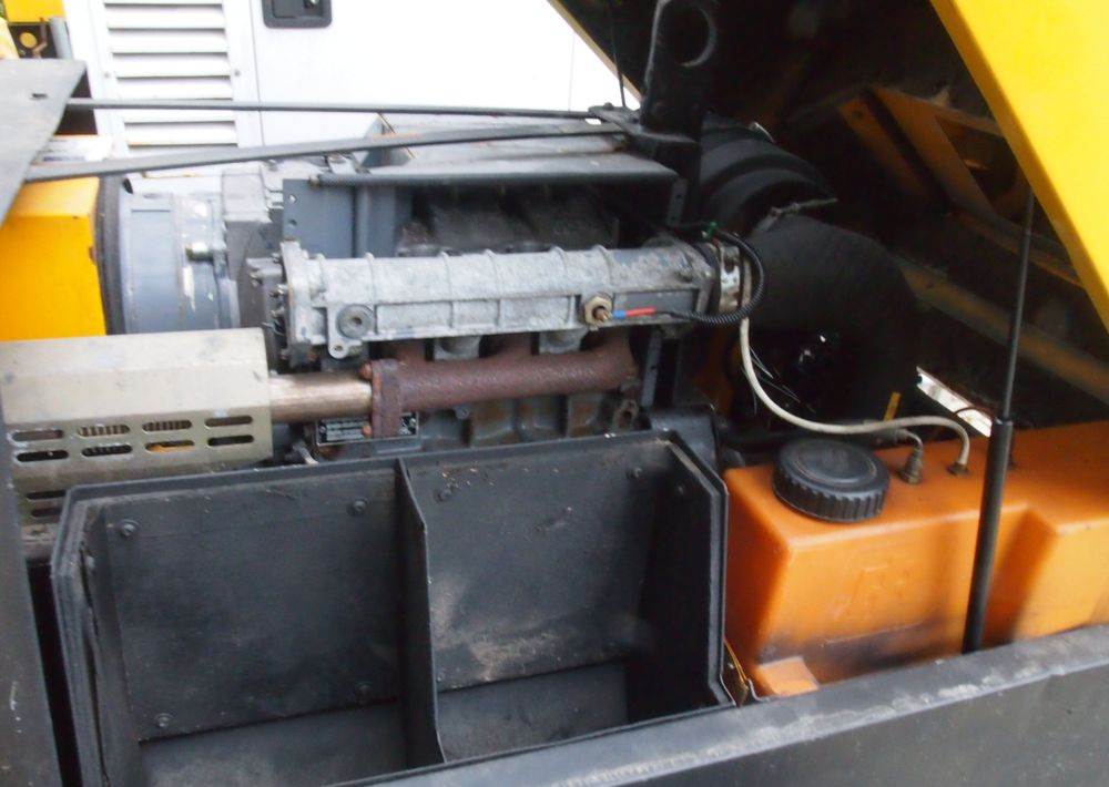 Kompresor Ingersoll Rand IR P130WD 2000 Kompresor Ingersoll Rand P130WD 30 kW - Compresor de aire: foto 4 Kompresor Ingersoll Rand IR P130WD 2000 Kompresor Ingersoll Rand P130WD 30 kW - Compresor de aire: foto 4