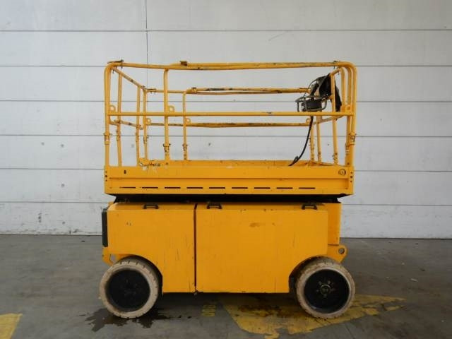 Iteco IT10151 - Plataforma de tijeras: foto 1 Iteco IT10151 - Plataforma de tijeras: foto 1