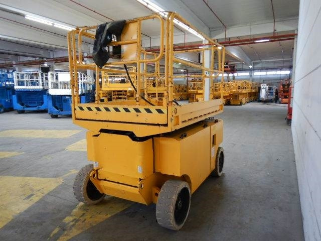 Iteco IT10151 - Plataforma de tijeras: foto 4 Iteco IT10151 - Plataforma de tijeras: foto 4