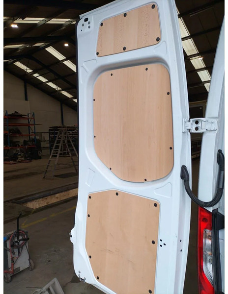 Mercedes-Benz Binnenbekleding L2H2 Sprinter - Cabina e interior para Furgoneta: foto 1 Mercedes-Benz Binnenbekleding L2H2 Sprinter - Cabina e interior para Furgoneta: foto 1