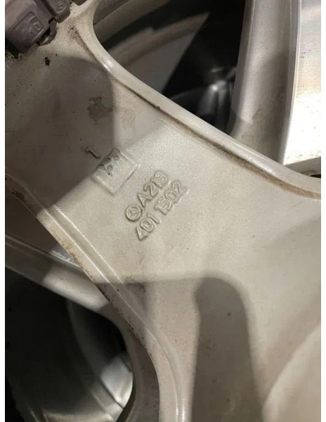 Mercedes-Benz *Occasie *3 velgen AMG* 18 inch - Llanta para Coche: foto 3 Mercedes-Benz *Occasie *3 velgen AMG* 18 inch - Llanta para Coche: foto 3