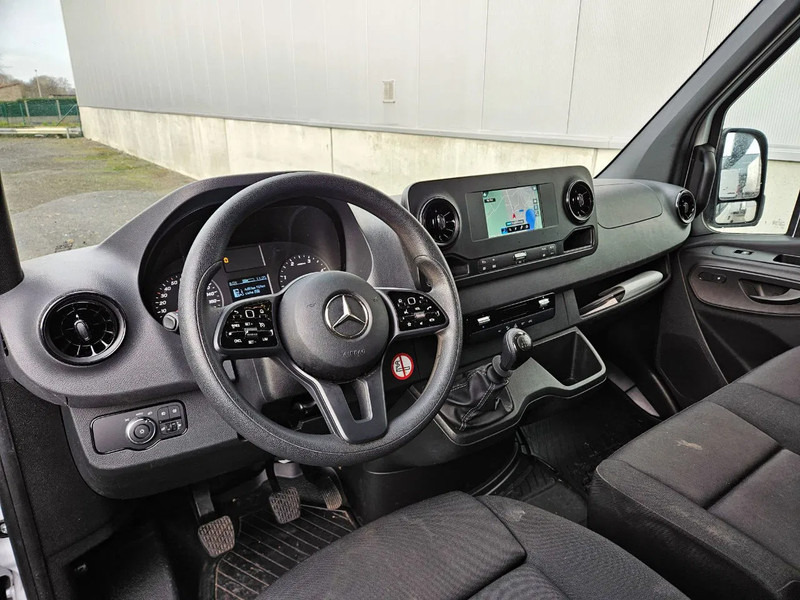 Mercedes-Benz Sprinter 317 L2H2*Achteruitrijcamera*360°camera*Zetelverwarming* - Furgón: foto 4 Mercedes-Benz Sprinter 317 L2H2*Achteruitrijcamera*360°camera*Zetelverwarming* - Furgón: foto 4