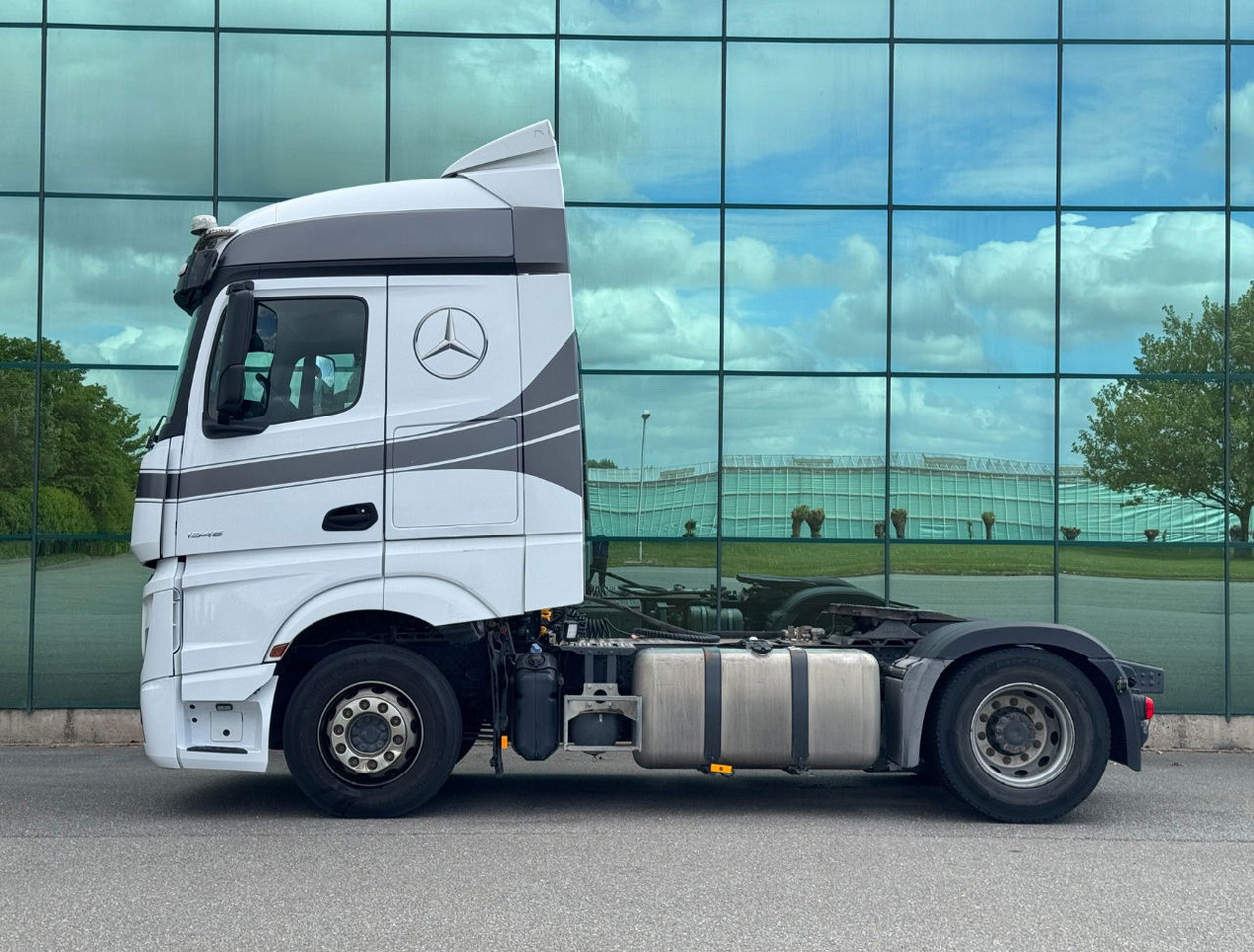 Mercedes-Benz Actros 1945 382.000 KM NEW TUV APK PTO + Hydraulics TOP Condition NL Truck - Cabeza tractora: foto 2 Mercedes-Benz Actros 1945 382.000 KM NEW TUV APK PTO + Hydraulics TOP Condition NL Truck - Cabeza tractora: foto 2
