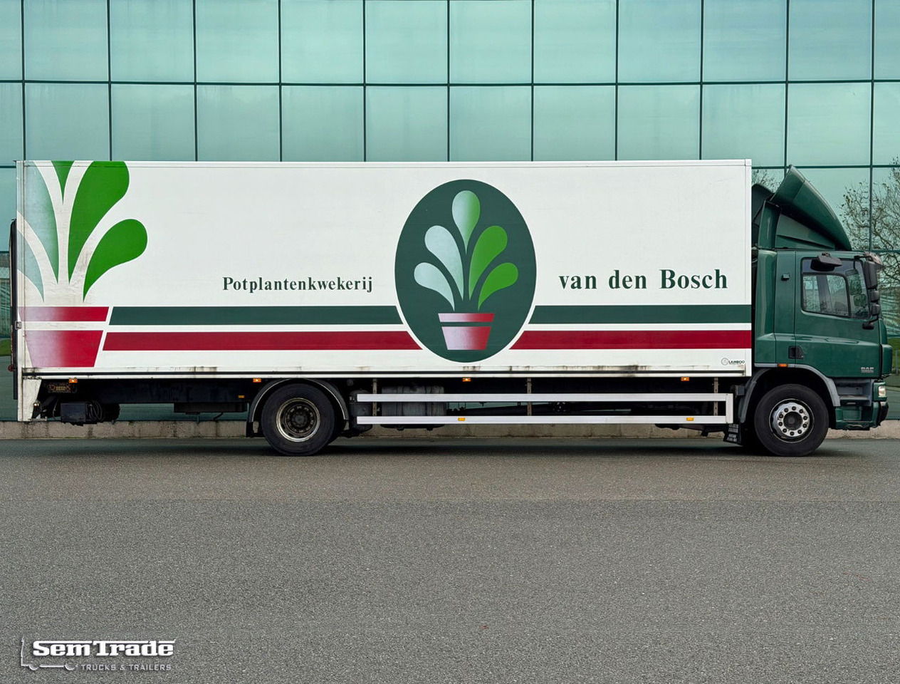 DAF CF 65.250 Euro 3 Manual Gearbox Lamboo Isolated BOX + Heater 970x250x270 CM Inside Tail Lift Holland-Truck - Camión caja cerrada: foto 5 DAF CF 65.250 Euro 3 Manual Gearbox Lamboo Isolated BOX + Heater 970x250x270 CM Inside Tail Lift Holland-Truck - Camión caja cerrada: foto 5