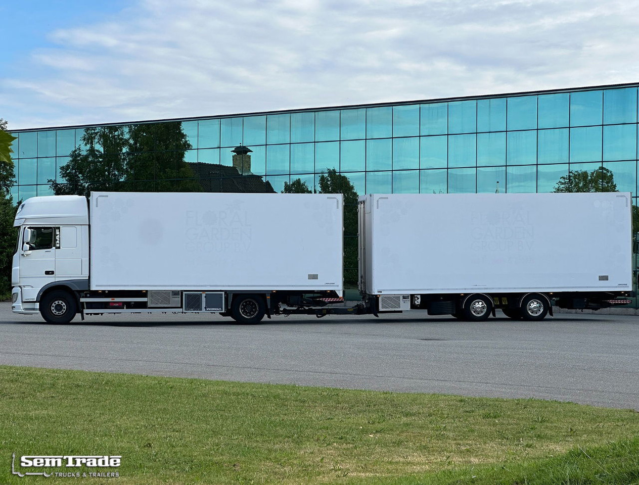 DAF XF 460 SSC Only 636.000 KM Tail Lift Cooling TOP Condition Holland-Combi - Camión frigorífico: foto 2 DAF XF 460 SSC Only 636.000 KM Tail Lift Cooling TOP Condition Holland-Combi - Camión frigorífico: foto 2