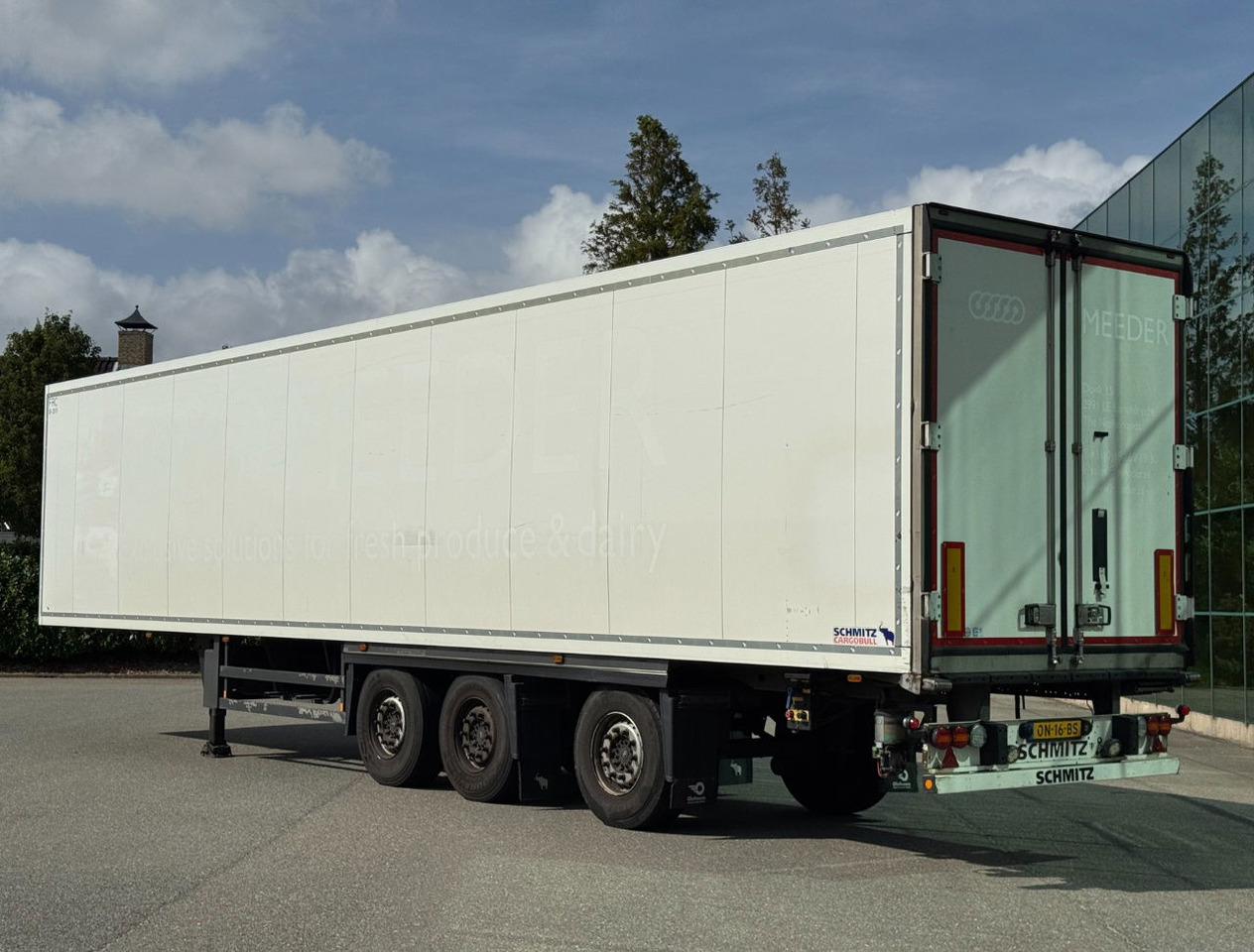 Schmitz Cargobull 3-AS Stuuras Carrier Vector 1550 Gegalvaniseerd Chassis Zeer Goede Banden TOP Staat NL Trailer - Semirremolque frigorífico: foto 3 Schmitz Cargobull 3-AS Stuuras Carrier Vector 1550 Gegalvaniseerd Chassis Zeer Goede Banden TOP Staat NL Trailer - Semirremolque frigorífico: foto 3