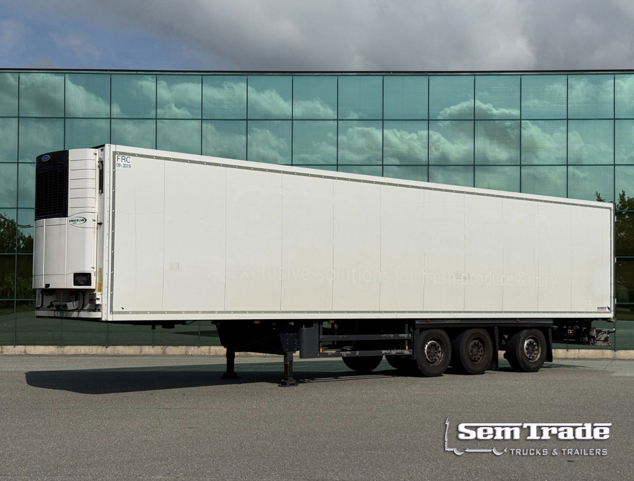 Schmitz Cargobull 3-AS Stuuras Carrier Vector 1550 Gegalvaniseerd Chassis Zeer Goede Banden TOP Staat NL Trailer - Semirremolque frigorífico: foto 1 Schmitz Cargobull 3-AS Stuuras Carrier Vector 1550 Gegalvaniseerd Chassis Zeer Goede Banden TOP Staat NL Trailer - Semirremolque frigorífico: foto 1