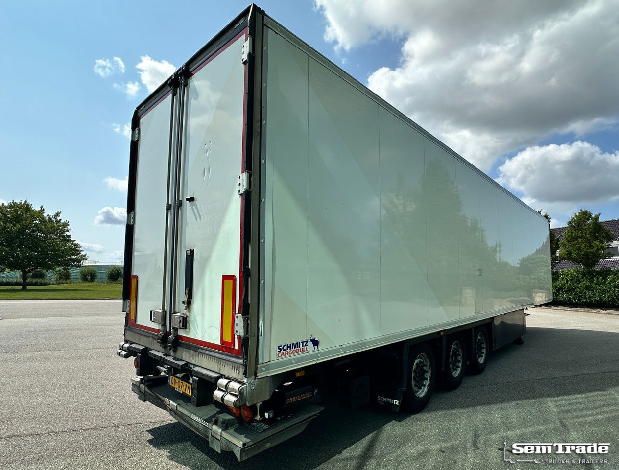 Schmitz Cargobull SCBS3B Carrier Vector 1550 Tail Lift 275 CM High Inside TOP Condition - Semirremolque frigorífico: foto 4 Schmitz Cargobull SCBS3B Carrier Vector 1550 Tail Lift 275 CM High Inside TOP Condition - Semirremolque frigorífico: foto 4