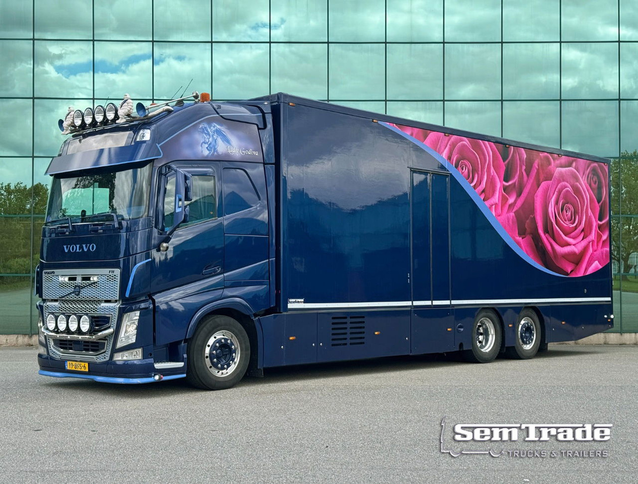 Volvo FH Full AIR Full Options Super Condition Show Truck Carrier Supra Flowers - Camión frigorífico: foto 1 Volvo FH Full AIR Full Options Super Condition Show Truck Carrier Supra Flowers - Camión frigorífico: foto 1