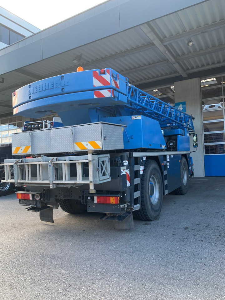 LIEBHERR LTM 1030-2.1 - Autogrúa: foto 4 LIEBHERR LTM 1030-2.1 - Autogrúa: foto 4