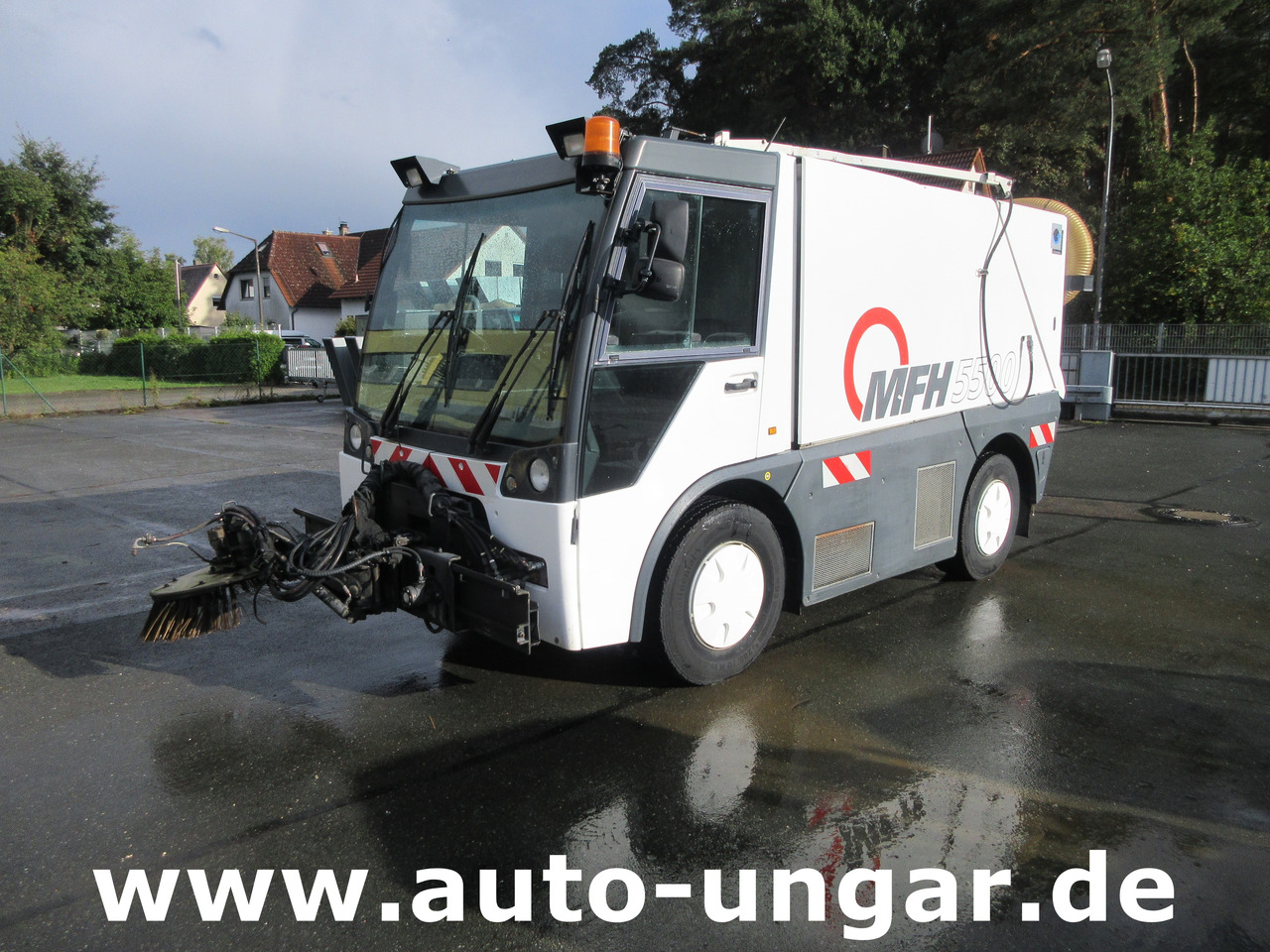 Aebi MFH 5500 Baujahr 2014 Euro 5 Kehrmaschine mit zusätzlichem Schwemmbalken - Barredora vial: foto 3 Aebi MFH 5500 Baujahr 2014 Euro 5 Kehrmaschine mit zusätzlichem Schwemmbalken - Barredora vial: foto 3