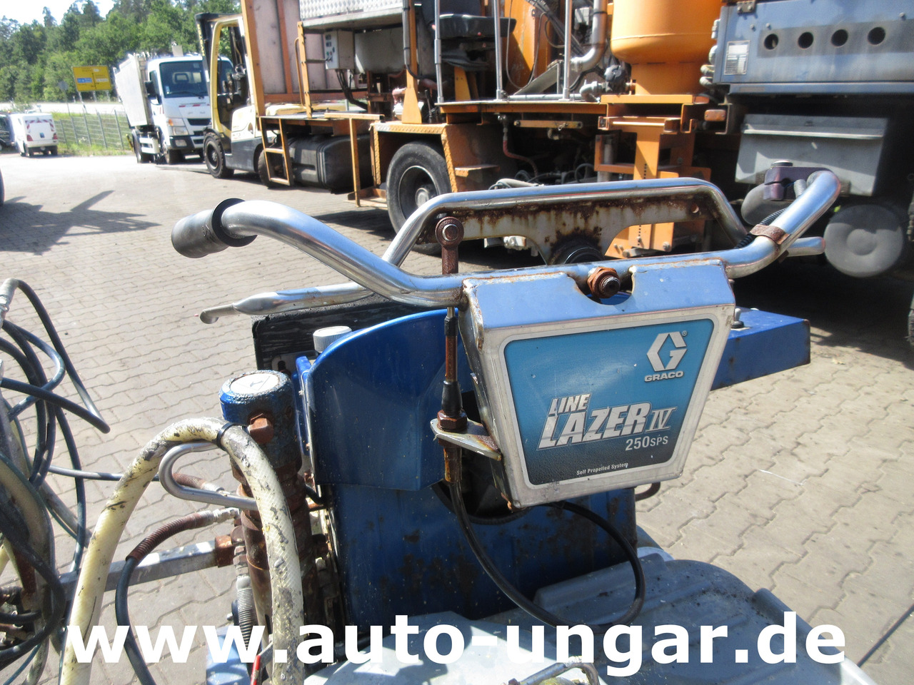 Graco LineLazer IV 250 SPS selbstfahrend Airless Perlen Roadmarking Straßenmarkierung - Construcción de carreteras: foto 5 Graco LineLazer IV 250 SPS selbstfahrend Airless Perlen Roadmarking Straßenmarkierung - Construcción de carreteras: foto 5