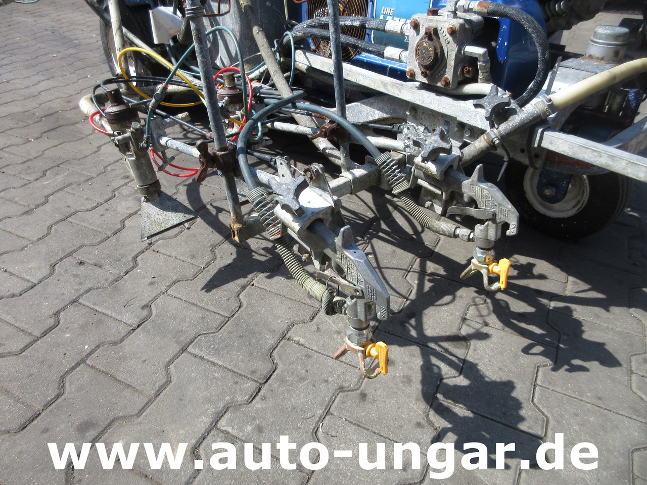 Graco LineLazer IV 250 SPS selbstfahrend Airless Perlen Roadmarking Straßenmarkierung - Construcción de carreteras: foto 3 Graco LineLazer IV 250 SPS selbstfahrend Airless Perlen Roadmarking Straßenmarkierung - Construcción de carreteras: foto 3