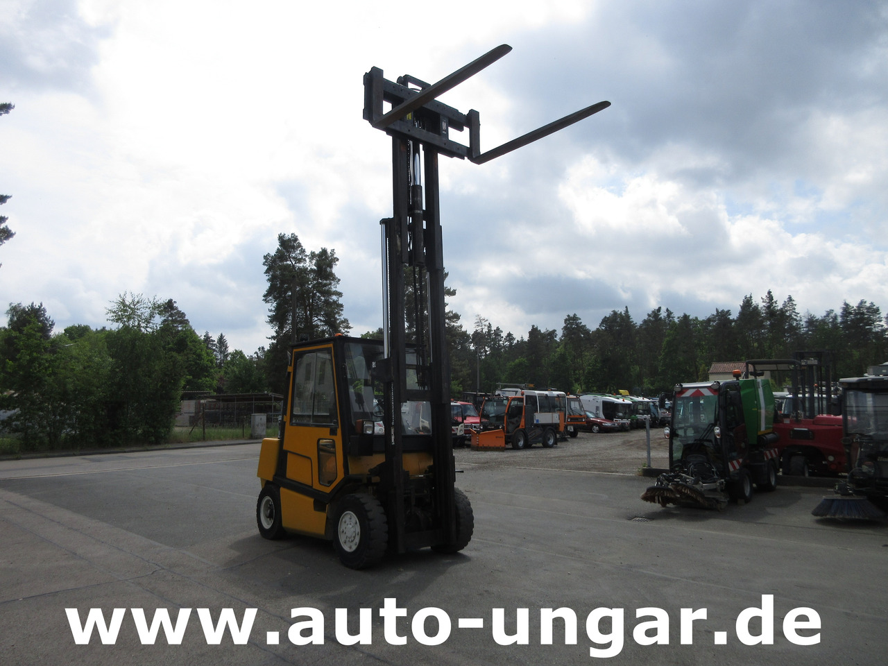 JUNGHEINRICH DFG 40 Diesel Gabelstapler 4.000kg Freihub Steinbock Yale Still Boss - Carretilla elevadora diésel: foto 2 JUNGHEINRICH DFG 40 Diesel Gabelstapler 4.000kg Freihub Steinbock Yale Still Boss - Carretilla elevadora diésel: foto 2