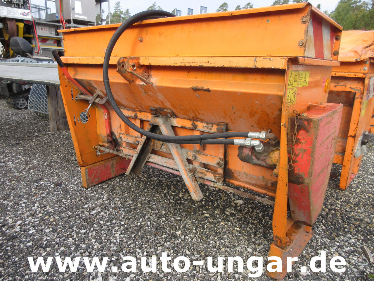 Rauch UKS 120 Anbaustreuer Salzstreuer hydraulisch Streuautomat Winterdienst - Tractor municipal: foto 5 Rauch UKS 120 Anbaustreuer Salzstreuer hydraulisch Streuautomat Winterdienst - Tractor municipal: foto 5