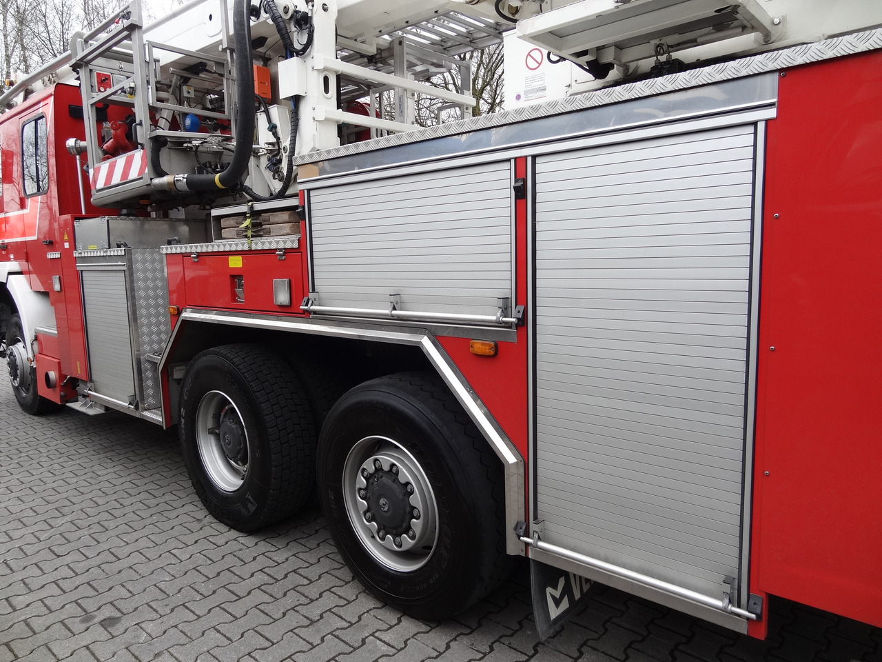 MAN FE 410 6X6 Feuerwehr Vema Lift 32 Meter - Camión con plataforma elevadora: foto 5 MAN FE 410 6X6 Feuerwehr Vema Lift 32 Meter - Camión con plataforma elevadora: foto 5