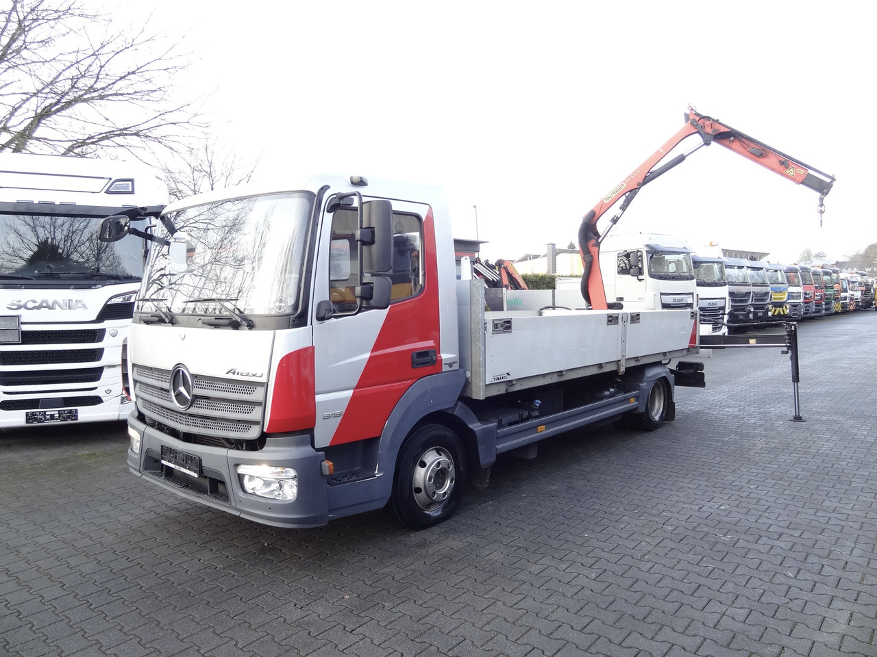 Camión grúa, Camión caja abierta Mercedes-Benz Atego 818 Kran Palfinger 6501: foto 12