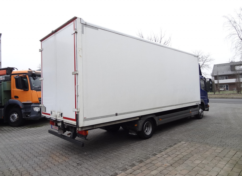 Mercedes-Benz Atego 822 - Camión caja cerrada: foto 4 Mercedes-Benz Atego 822 - Camión caja cerrada: foto 4