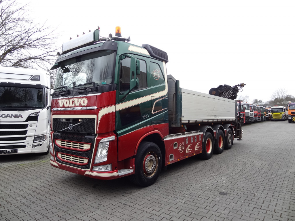 Volvo FH540 8X4 Kipper mit Kran Hiab 244-5 - Camión volquete, Camión grúa: foto 1 Volvo FH540 8X4 Kipper mit Kran Hiab 244-5 - Camión volquete, Camión grúa: foto 1