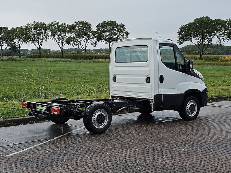 Iveco Daily 35 S 12 CHASSIS - Furgoneta: foto 3 Iveco Daily 35 S 12 CHASSIS - Furgoneta: foto 3