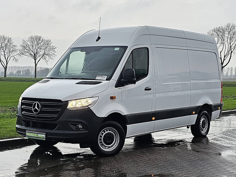 Mercedes-Benz Sprinter 317 L2H2 Mbux Navi RWD! - Furgón: foto 2 Mercedes-Benz Sprinter 317 L2H2 Mbux Navi RWD! - Furgón: foto 2