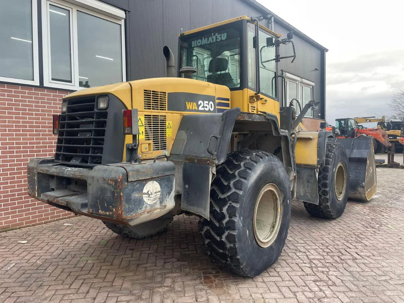 Komatsu WA250-5 - Cargadora de ruedas: foto 4 Komatsu WA250-5 - Cargadora de ruedas: foto 4