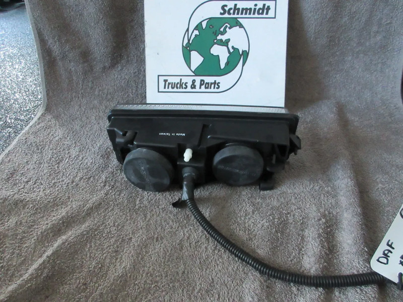 DAF 1328861 MISTLAMP DAF EURO 3 XF CF LF NIEUWE !!!!! - Faro antiniebla para Camión: foto 3 DAF 1328861 MISTLAMP DAF EURO 3 XF CF LF NIEUWE !!!!! - Faro antiniebla para Camión: foto 3