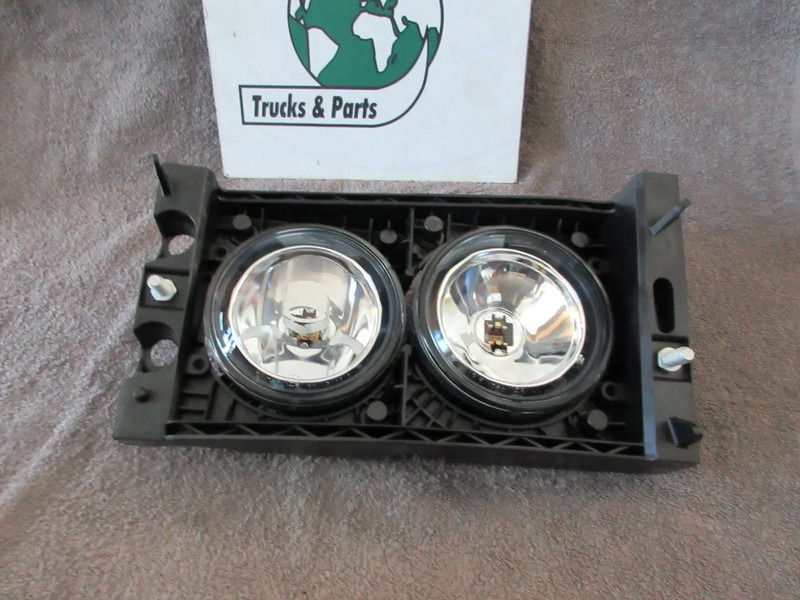 DAF 1725272 // 1725270 // 1725271 // 1725273 MISTLAMP NIEUWE LINKS & RECHTS DAF XF CF LF EURO 5 - Faro antiniebla para Camión: foto 3 DAF 1725272 // 1725270 // 1725271 // 1725273 MISTLAMP NIEUWE LINKS & RECHTS DAF XF CF LF EURO 5 - Faro antiniebla para Camión: foto 3