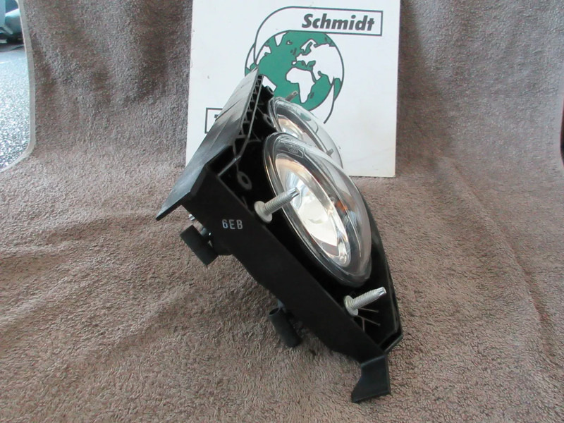 DAF 1725272 // 1725270 // 1725271 // 1725273 MISTLAMP NIEUWE LINKS & RECHTS DAF XF CF LF EURO 5 - Faro antiniebla para Camión: foto 2 DAF 1725272 // 1725270 // 1725271 // 1725273 MISTLAMP NIEUWE LINKS & RECHTS DAF XF CF LF EURO 5 - Faro antiniebla para Camión: foto 2