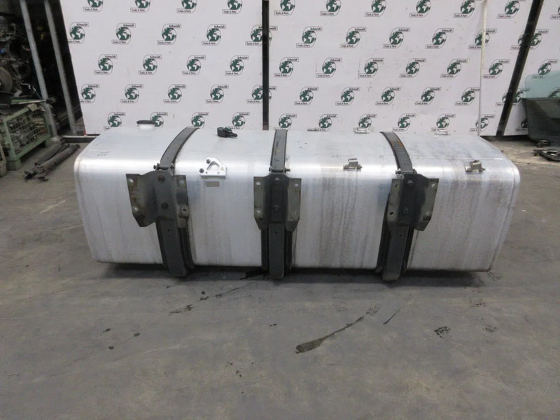 DAF 1944798 // 995 LITER INHOUD DAF XF CF EURO 6 MODEL 2018 - Depósito de combustible para Camión: foto 3 DAF 1944798 // 995 LITER INHOUD DAF XF CF EURO 6 MODEL 2018 - Depósito de combustible para Camión: foto 3