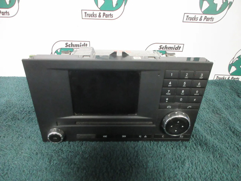Mercedes-Benz A 000 446 76 62 / BOSCH 7 620 000 236 RADIO / NAVI MP4 EURO 6 - Sistema eléctrico para Camión: foto 3 Mercedes-Benz A 000 446 76 62 / BOSCH 7 620 000 236 RADIO / NAVI MP4 EURO 6 - Sistema eléctrico para Camión: foto 3