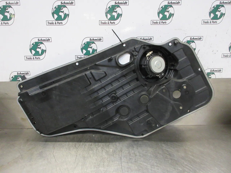 Scania 2307764 BINNEN DEURPLAAT SCANIA S 450 RECHTS NGS - Cabina e interior para Camión: foto 2 Scania 2307764 BINNEN DEURPLAAT SCANIA S 450 RECHTS NGS - Cabina e interior para Camión: foto 2