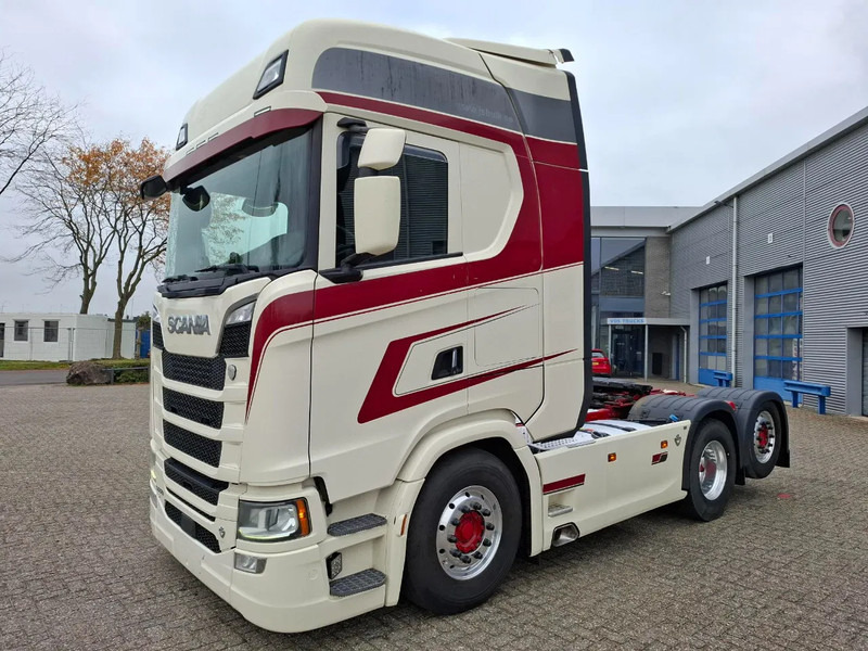 Scania NGS S650 V8 / RETARDER / 633397 KM / 9 TON FRONT AXELE / FULL-AIR / INLINER / FULL SPOILER / LEATHER / ALCOA / NAVI / FRIDGE / E - Cabeza tractora: foto 1 Scania NGS S650 V8 / RETARDER / 633397 KM / 9 TON FRONT AXELE / FULL-AIR / INLINER / FULL SPOILER / LEATHER / ALCOA / NAVI / FRIDGE / E - Cabeza tractora: foto 1