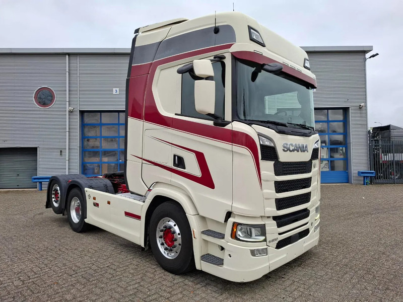 Scania NGS S650 V8 / RETARDER / 633397 KM / 9 TON FRONT AXELE / FULL-AIR / INLINER / FULL SPOILER / LEATHER / ALCOA / NAVI / FRIDGE / E - Cabeza tractora: foto 2 Scania NGS S650 V8 / RETARDER / 633397 KM / 9 TON FRONT AXELE / FULL-AIR / INLINER / FULL SPOILER / LEATHER / ALCOA / NAVI / FRIDGE / E - Cabeza tractora: foto 2