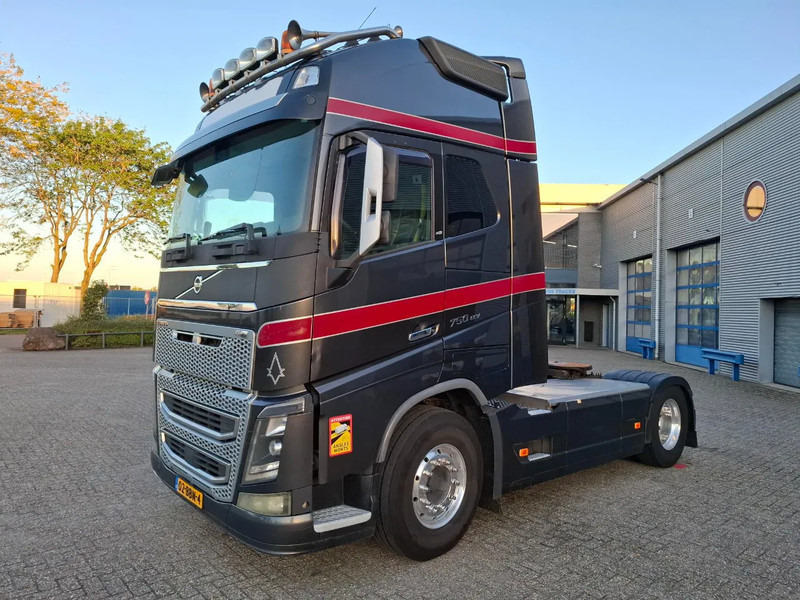Volvo FH16-750 / XL / VEB+ / ACC / HYDRAULICS / I-PARKCOOL / DOUBLE TANK / TUV:05-02-2026 / NL TRUCK / AUTOMATIC / EURO-5 / 2013 - Cabeza tractora: foto 1 Volvo FH16-750 / XL / VEB+ / ACC / HYDRAULICS / I-PARKCOOL / DOUBLE TANK / TUV:05-02-2026 / NL TRUCK / AUTOMATIC / EURO-5 / 2013 - Cabeza tractora: foto 1