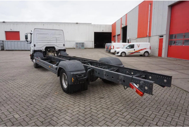Mercedes-Benz ATEGO 1221 / ENGINE RUNNING / ONLY:253095 KM / AUTOMATIC / EURO-6 / 2017 - Camión chasis: foto 3 Mercedes-Benz ATEGO 1221 / ENGINE RUNNING / ONLY:253095 KM / AUTOMATIC / EURO-6 / 2017 - Camión chasis: foto 3